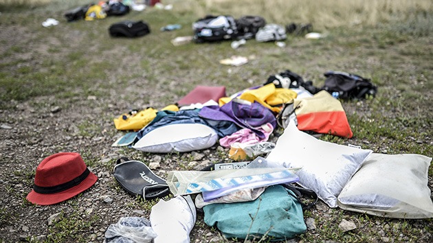 La cadena británica 'Sky News' hurga en el equipaje de los fallecidos en el vuelo MH17