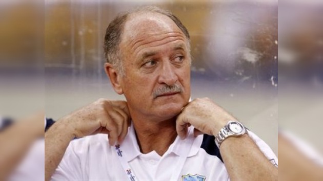 Scolari no aceptará entrenar a Brasil hasta 2012