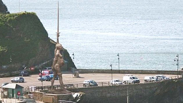 Una estatua de la 'justicia embarazada', nuevo reclamo de una ciudad británica