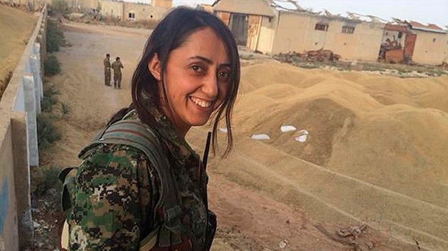 "Hermanas en armas": Las mujeres kurdas que combaten al Estado Islámico