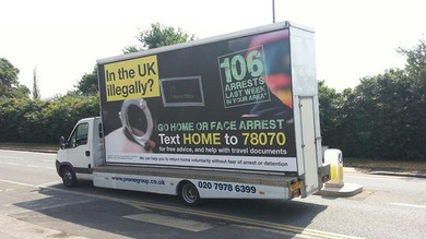 Londres presenta polémica campaña que invita a inmigrantes irregulares a irse a casa