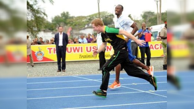 El heredero del trono británico vence en una carrera al plusmarquista Usain Bolt