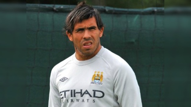 Carlos Tévez, multado en el City y con un futuro incierto