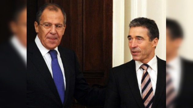 Las dos caras del escudo: la OTAN evoca pactos, pero Rusia "no ve luz al final del túnel"