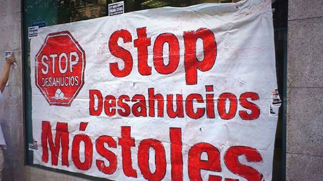 España: La Policía desaloja a una mujer de 73 años desahuciada por su propio hijo