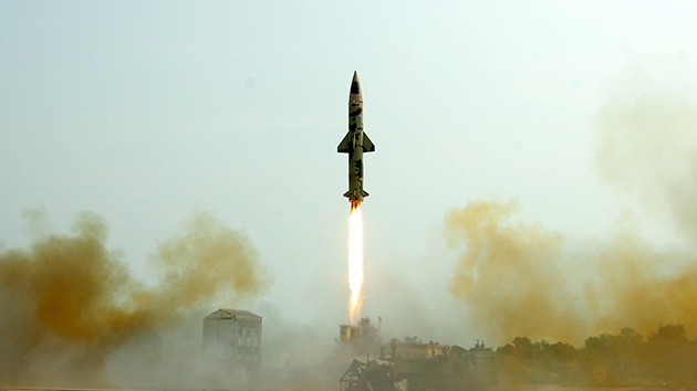 La India prueba con éxito un misil balístico con capacidad para portar una ojiva nuclear