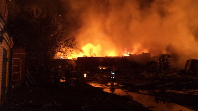 Video: Más de 20 heridos tras descarrilar e incendiarse un tren con combustible en Rusia