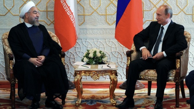 Politólogo de EE.UU.: "La depreciación del crudo no ayuda a EE.UU. contra Rusia e Irán"