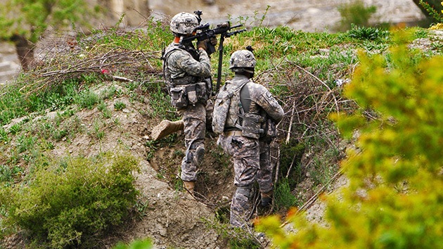 EE.UU. financia a Al Qaeda en Afganistán