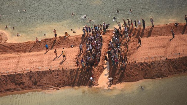 Indígenas de Brasil celebran la paralización de las obras en la represa de Belo Monte