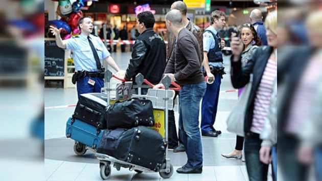 Evacuan un aeropuerto de Ámsterdam por amenaza de bomba 