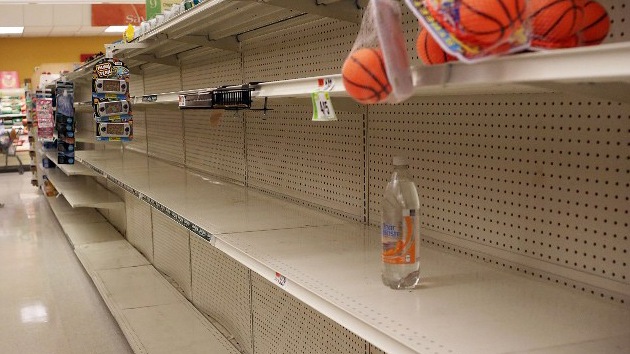 Fotos: Usuarios de redes sociales posan con objetos robados durante el paso de Sandy