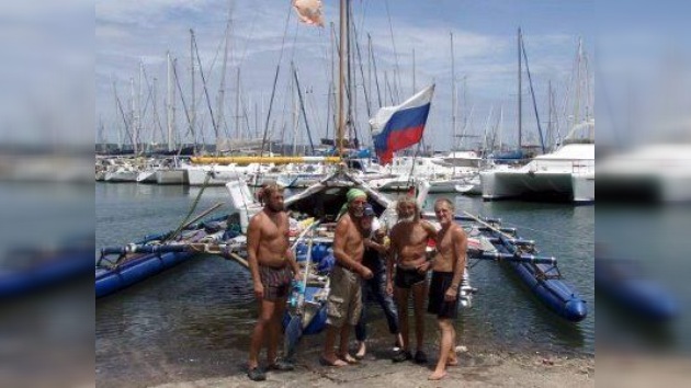 Termina en Brasil la expedición rusa en trimarán neumático por el Atlántico