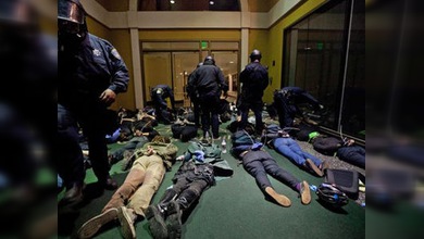 Demandan a la policía de Nueva York por patrullar dentro de las casas