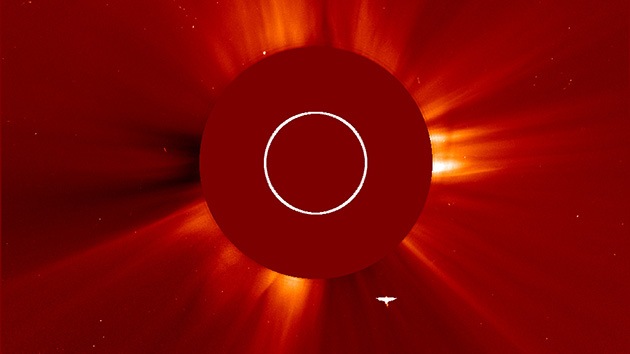 El misterio con alas que ronda al Sol: ¿Ángeles, ovnis o fallos técnicos?