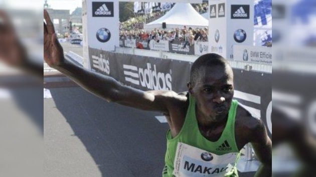 El keniano Patrick Makau bate el récord mundial de maratón