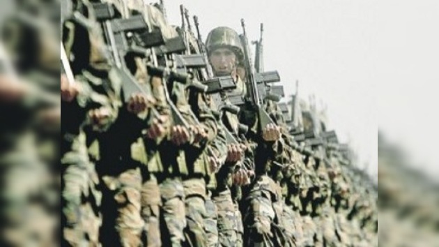 El presidente de Costa Rica propone a Uruguay a abolir su ejército