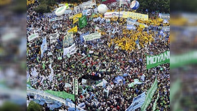 Manifestación a favor de la reelección de Cristina Fernández paraliza Buenos Aires