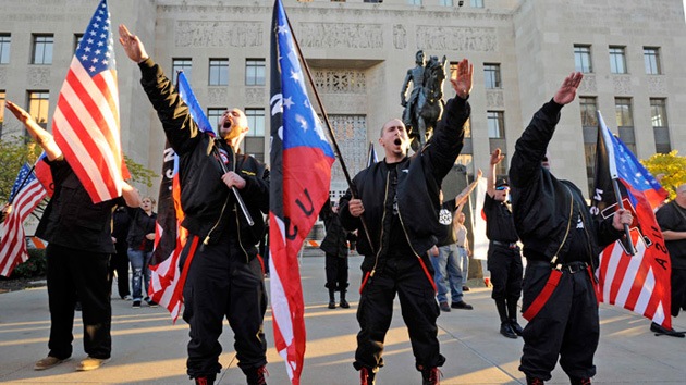 Neonazis quieren erigir un monumento a la raza blanca en una ciudad de EE.UU.