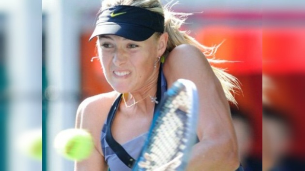 Sharápova se bate a duelo y avanza a cuartos del Abierto del Pacífico