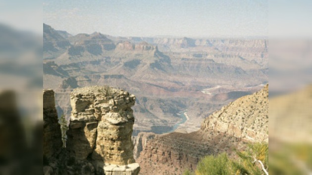 Un turista francés sobrevive tras caerse al Gran Cañón