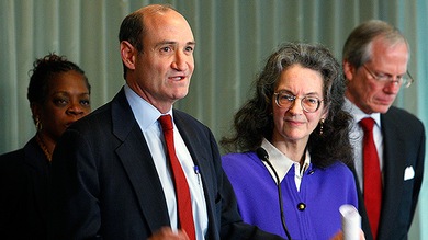 ¿Por qué la familia Rockefeller retira sus inversiones del sector que la hizo rica?