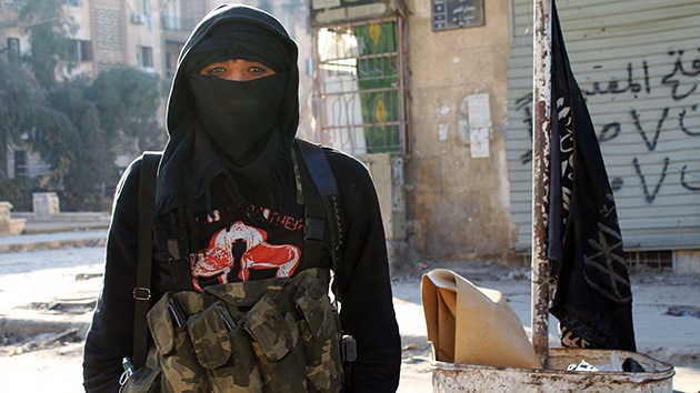 Mujer exyihadista: "Vi crucificar a un joven, decapitar a un hombre y decidí huir"
