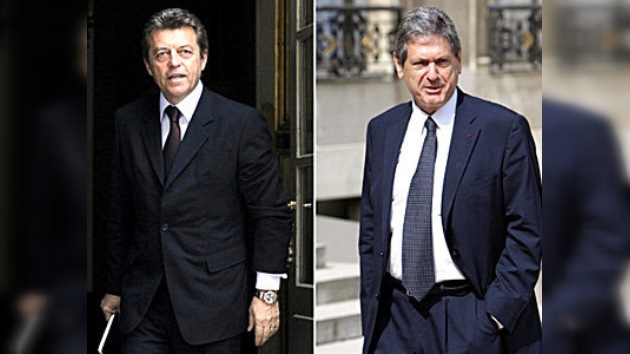 Dimiten dos ministros franceses