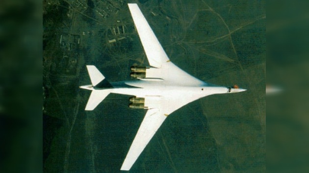 Dos TU -160 rusos imponen récord: volaron 24 horas