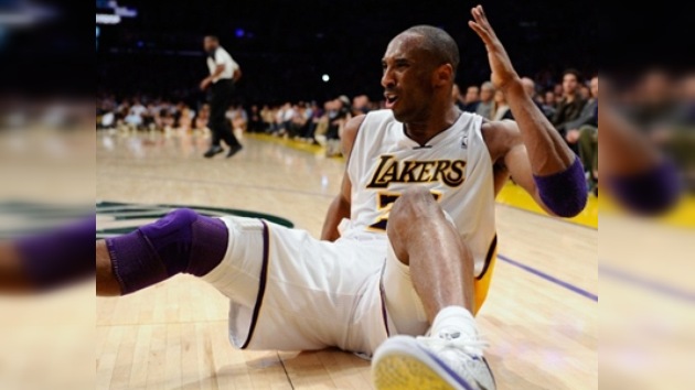 Kobe Bryant multado con 100.000 dólares por llamar “puto maricón” a un árbitro