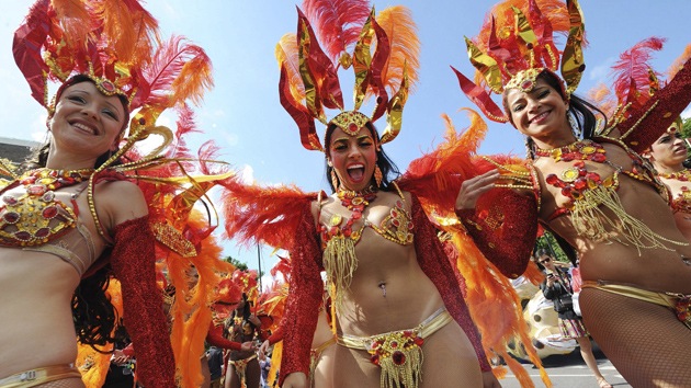 Brasileñas sorprenden en Londres 2012 con su ropa escotada