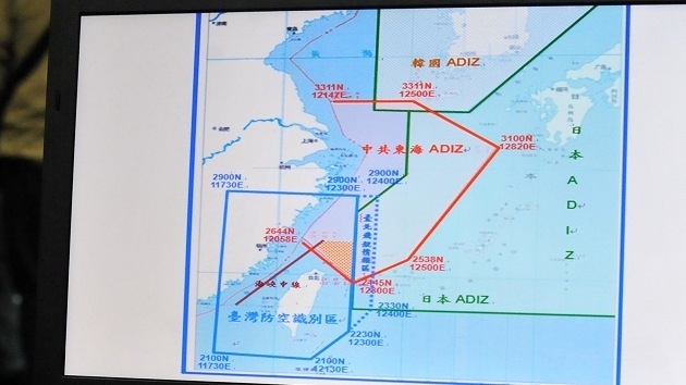 EE.UU. y China 'chocan' por el espacio aéreo