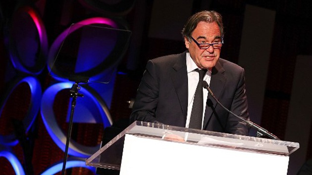 Oliver Stone: "EE.UU. actúa como Hitler, que también hablaba del terrorismo"