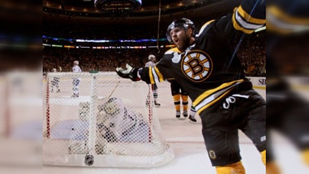 Copa Stanley: Boston apabulla a Vancouver en el tercer partido de la serie final