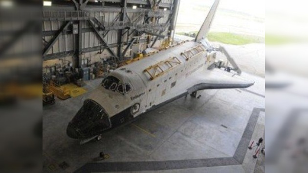 Neil Armstrong considera “lamentable” el fin de la era de los transbordadores