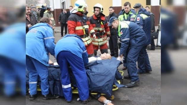 Publican listas de las víctimas de las explosiones en el metro moscovita