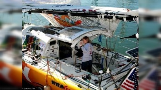 Chica de 16 años zarpa de California para dar la vuelta al mundo en barco