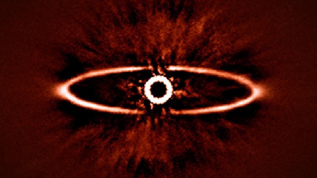 El nuevo 'cazador de planetas' SPHERE halla en el cosmos el 'Ojo de Sauron'
