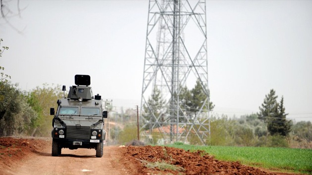 Turquía despliega armamento antiaéreo en la frontera con Siria