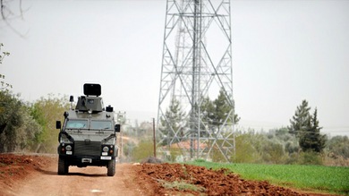 Turquía despliega armamento antiaéreo en la frontera con Siria