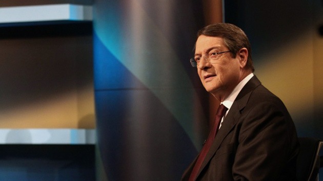 Chipre: Acusan a la familia del presidente de sacar 21 millones de euros en plena crisis