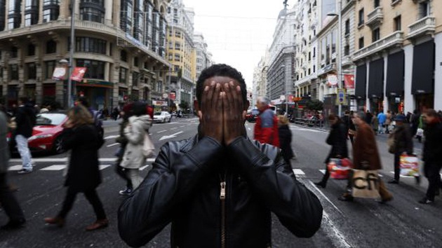 La Policía española a un inmigrante africano: "Ya puedes declarar 161 detenciones"
