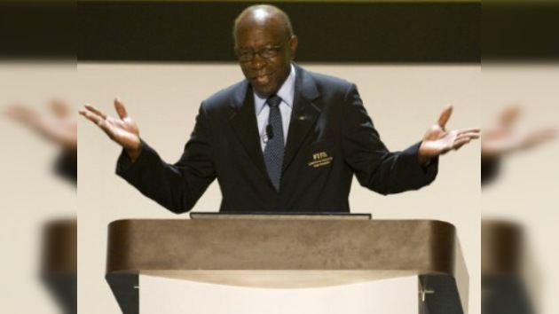 Jack Warner renuncia a la vicepresidencia de la FIFA tras escándalo de sobornos