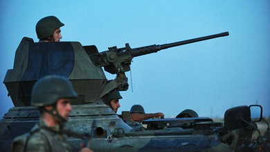 Turquía refuerza la artillería en la frontera con Siria