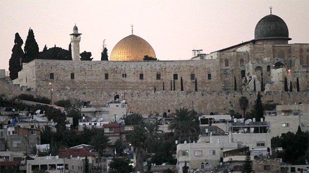 Abbás: "Israel declara una guerra a Palestina con el cierre de la mezquita de Al Aqsa"