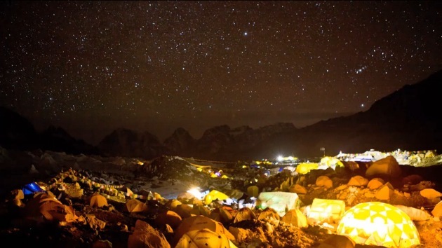 Video: Descubra el Everest y sus habitantes de día y de noche