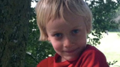 A un niño británico le extirparán un tumor cerebral en contra de los deseos de su madre
