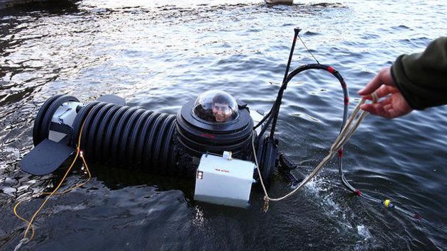 Un joven de 18 años se hace un submarino
