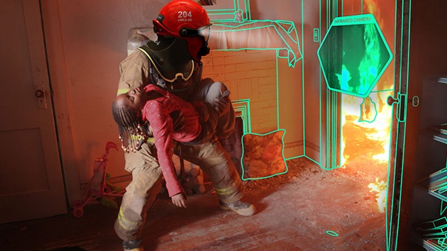 Bomberos con visión de futuro... y gafas 3D