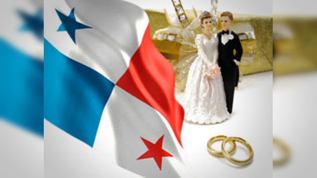 Panamá se viste de blanco: 1.500 parejas contraen matrimonio civil en un acto masivo